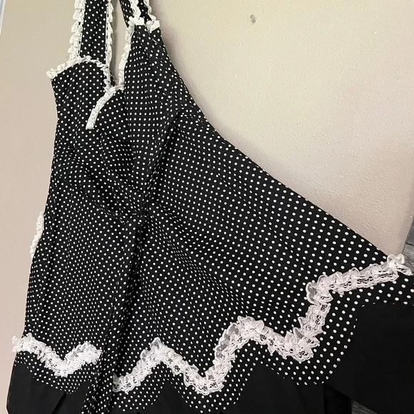 Adorable custom goth lolita apron dress with unique hem bear pockets - Picture 3 of 16